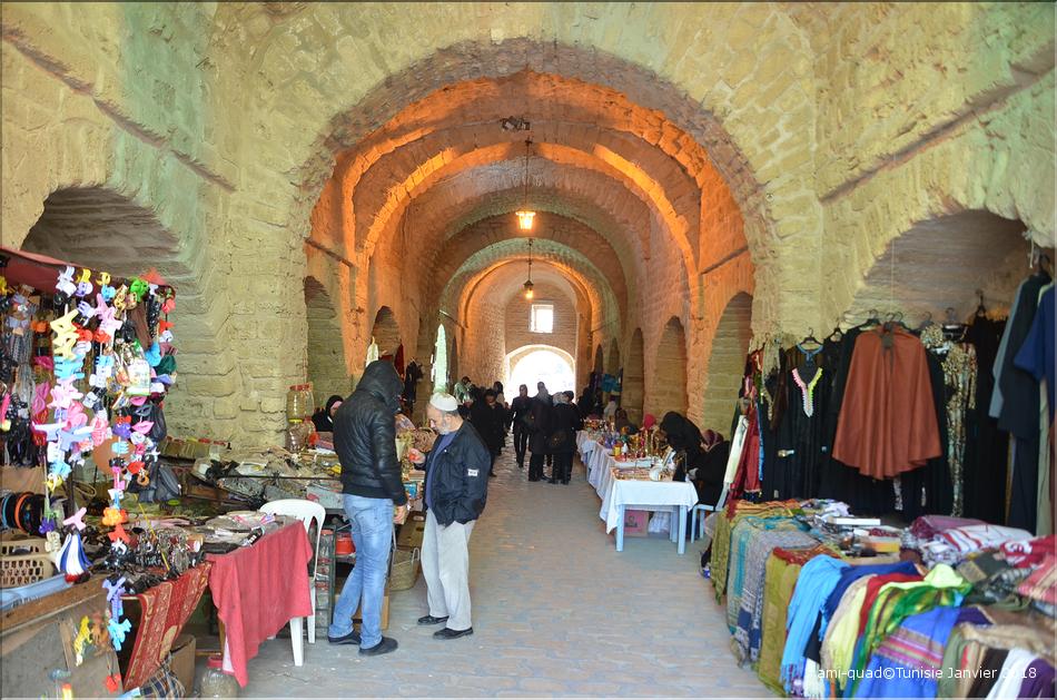 DSC_4859 Passage sous l'enceinte de la Madina de Mahdia.JPG